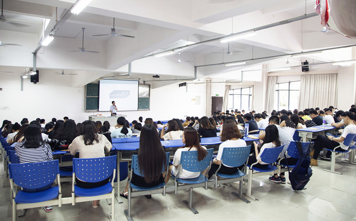 走进厦门华夏学院
